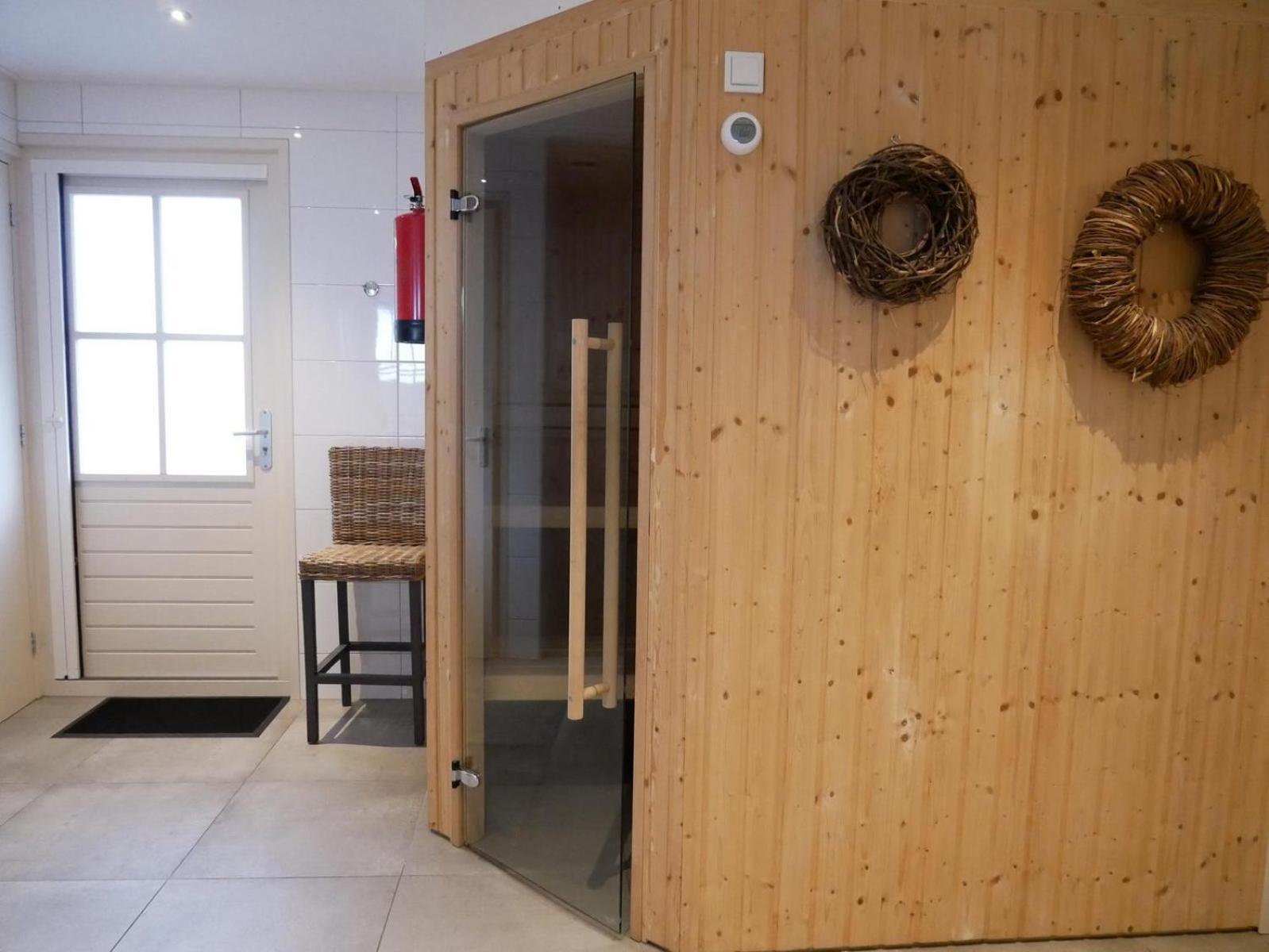 Villa Buiten 130 Met Sauna カラントスウオーフ エクステリア 写真